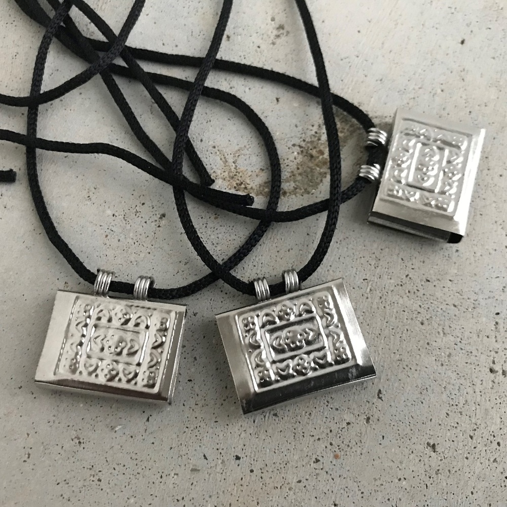 Taweez Pendant Necklace Silver Tone W Black Cord - Picture 8 of 8